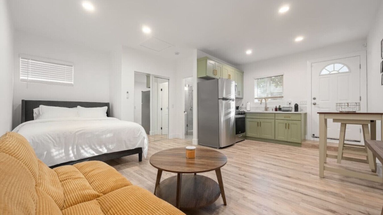 Photo of Bedroom in Lake Balboa