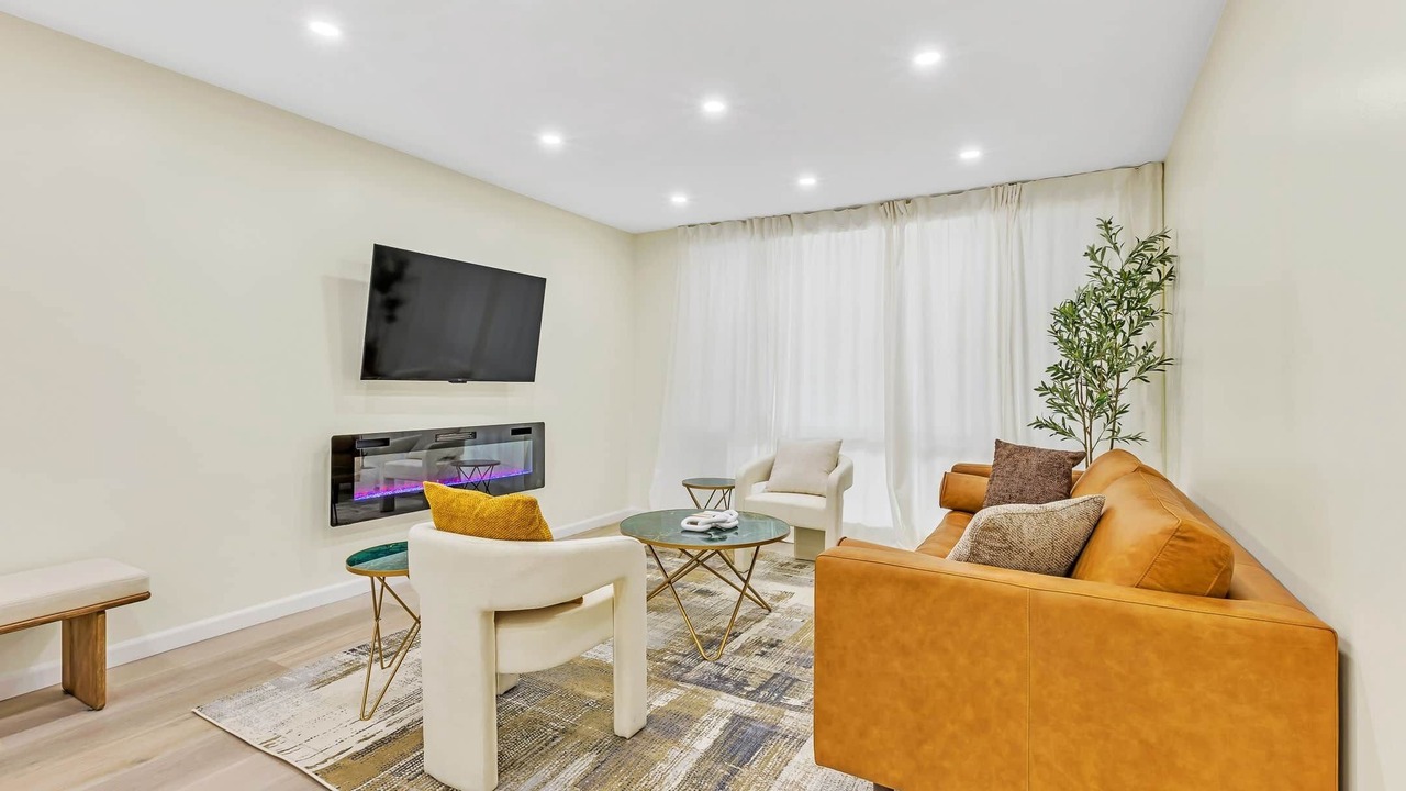 Photo of Livingroom in Fox Hills