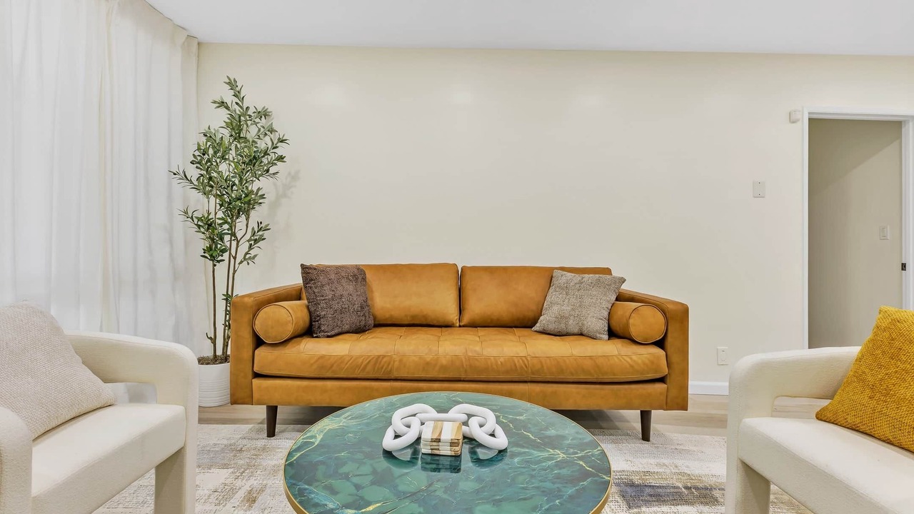 Photo of Livingroom in Fox Hills