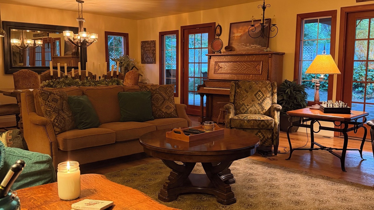 Photo of Livingroom in Salyer