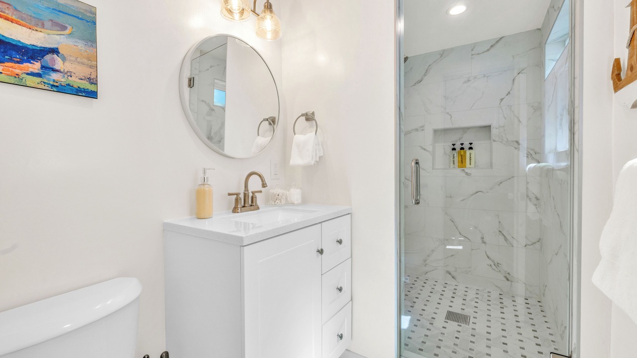 Photo of Bathroom in Belmont Shore