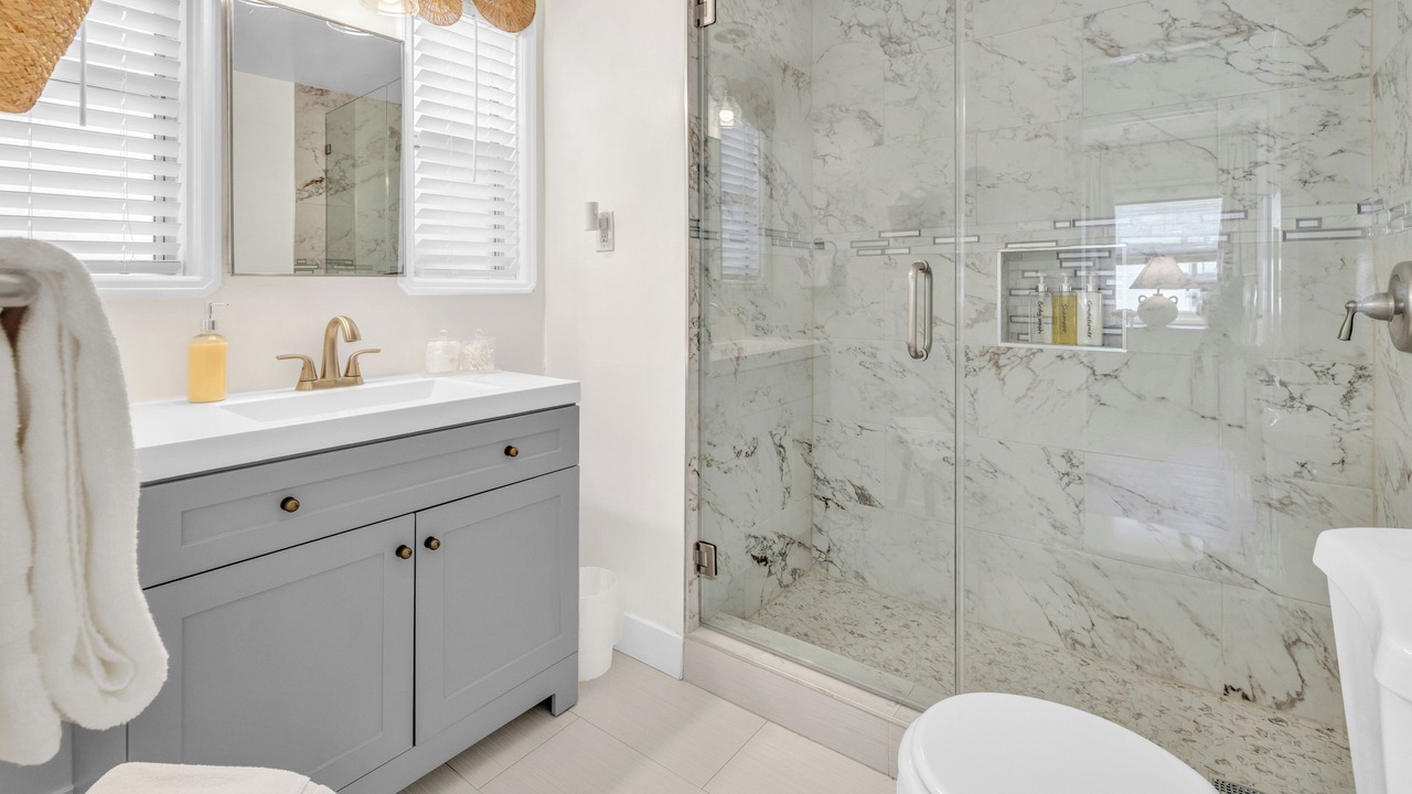 Photo of Bathroom in Belmont Shore