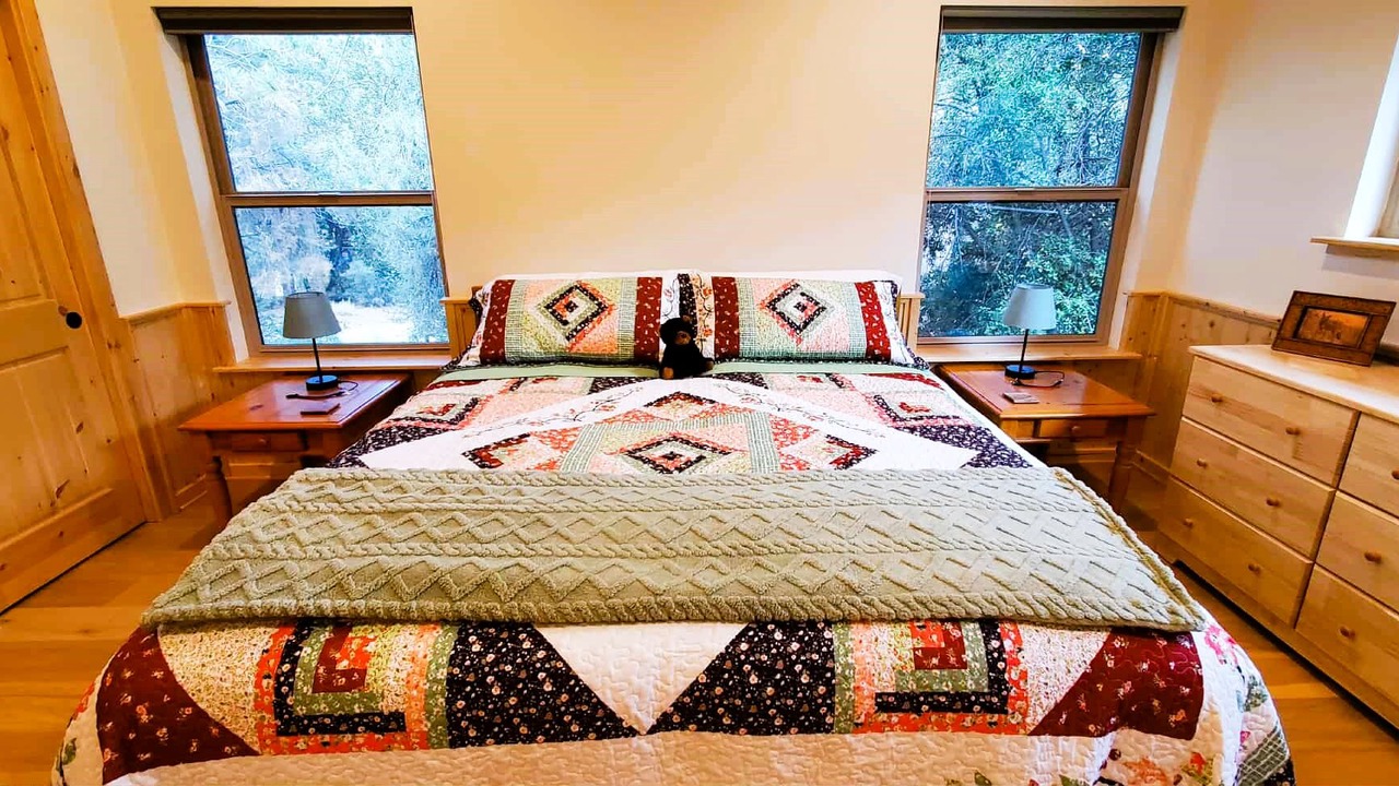 Photo of Bedroom in Pine Mountain Club