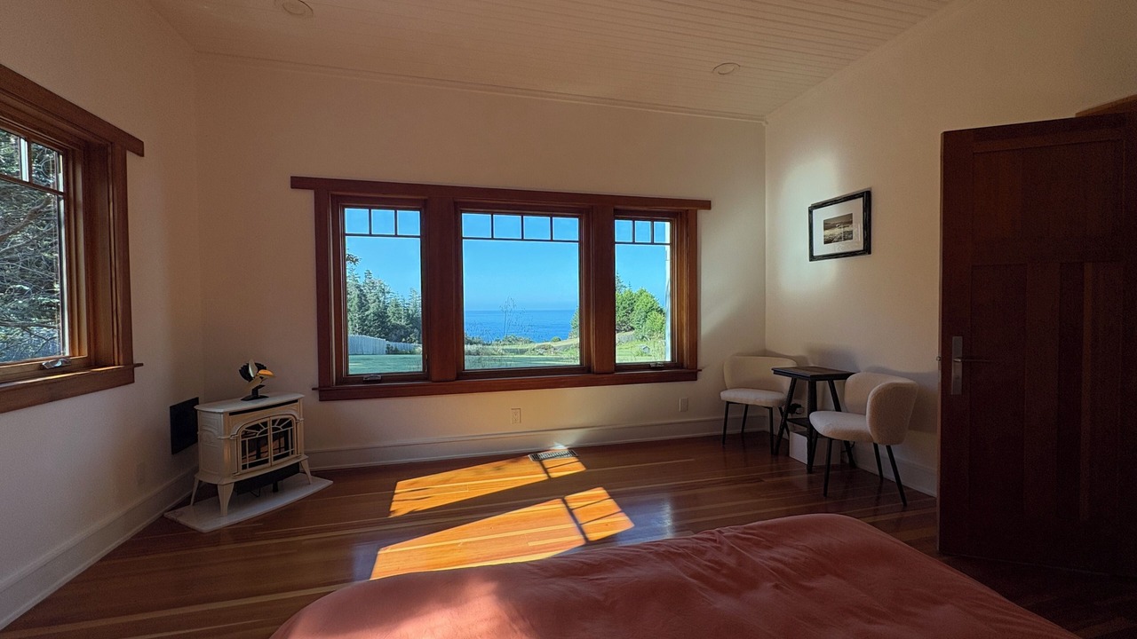 Photo of Bedroom in Little River