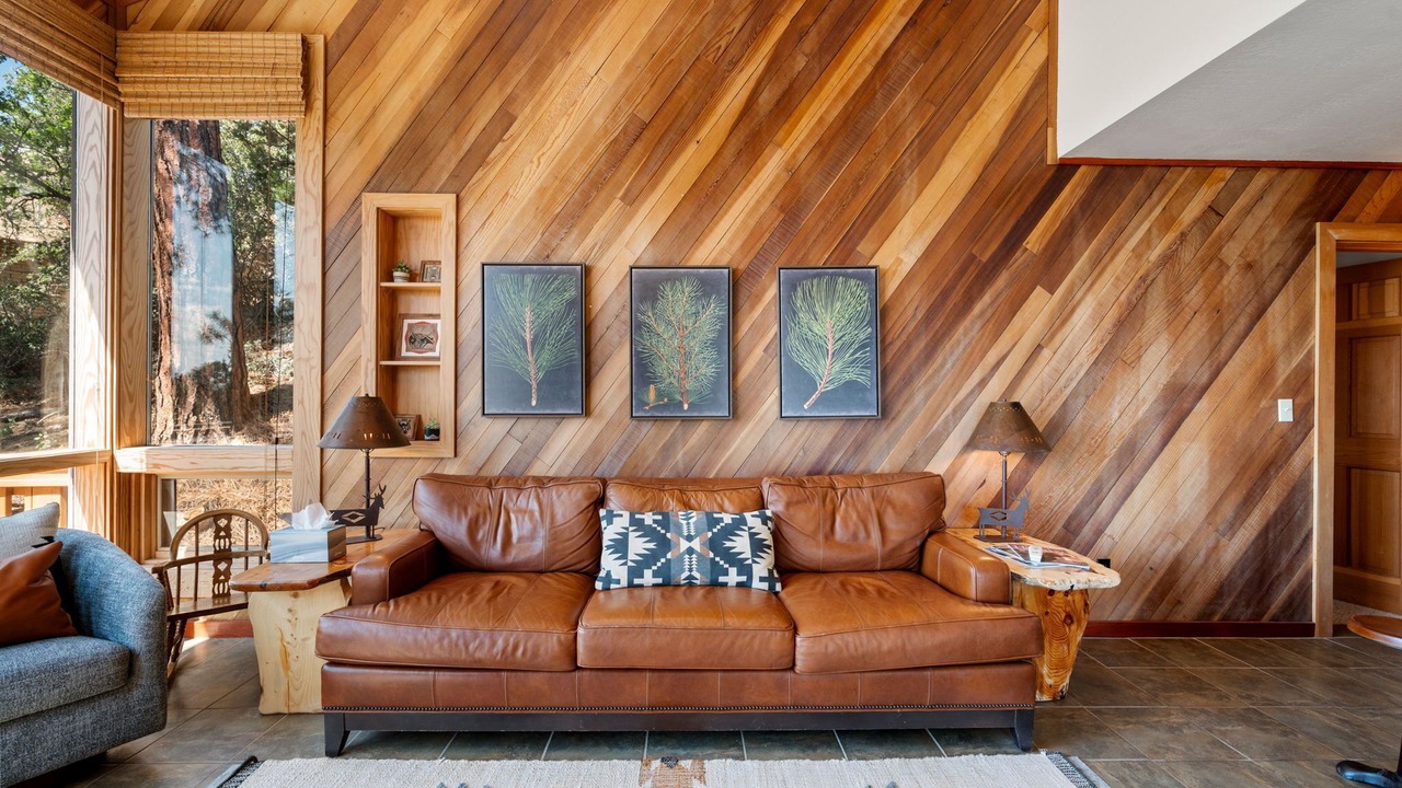 Photo of Livingroom in Highland Pines