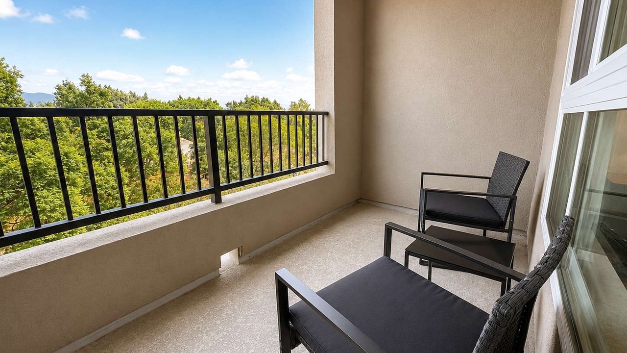 Photo of Patio Balcony in Lyon Street