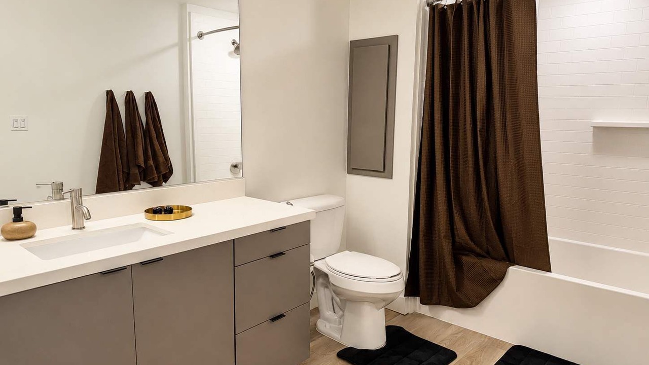 Photo of Bathroom in Lyon Street