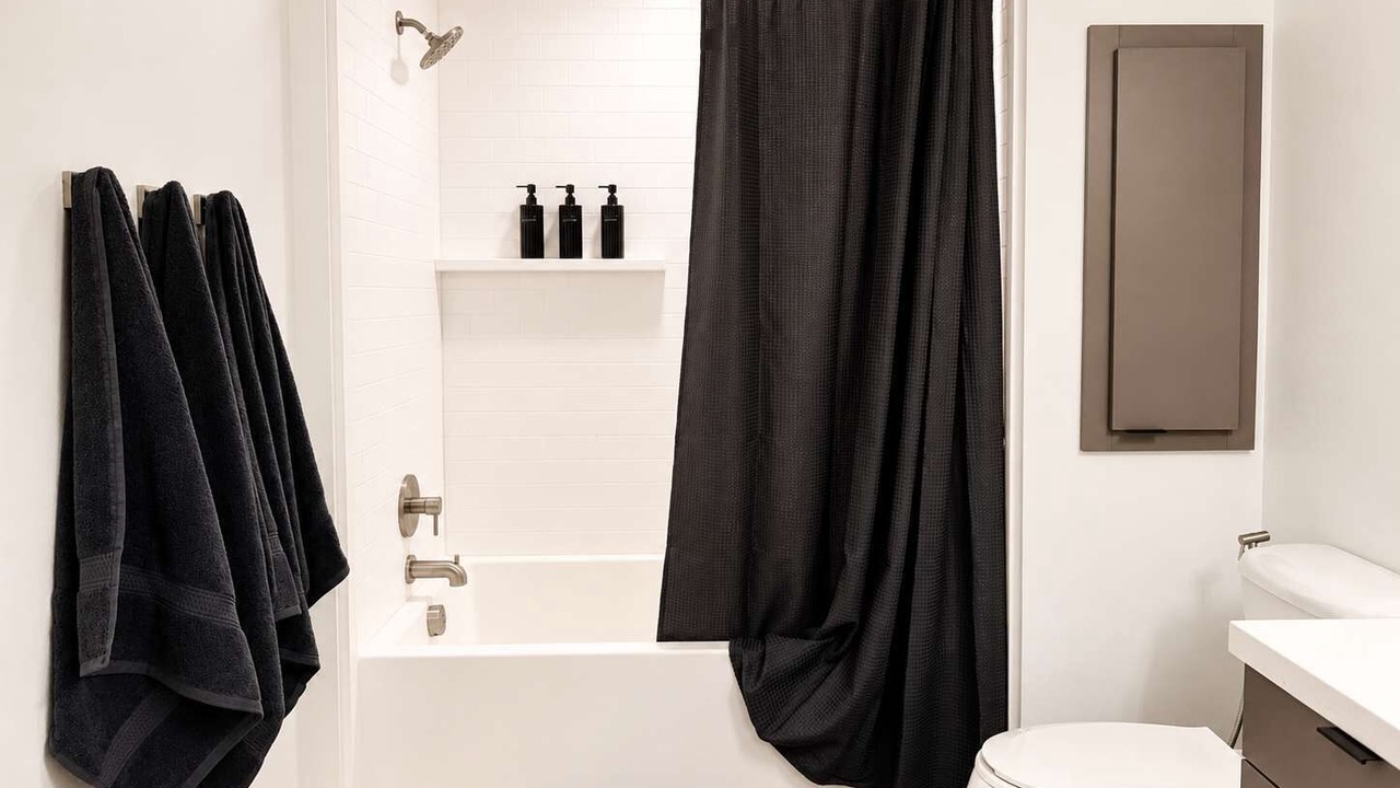 Photo of Bathroom in Lyon Street