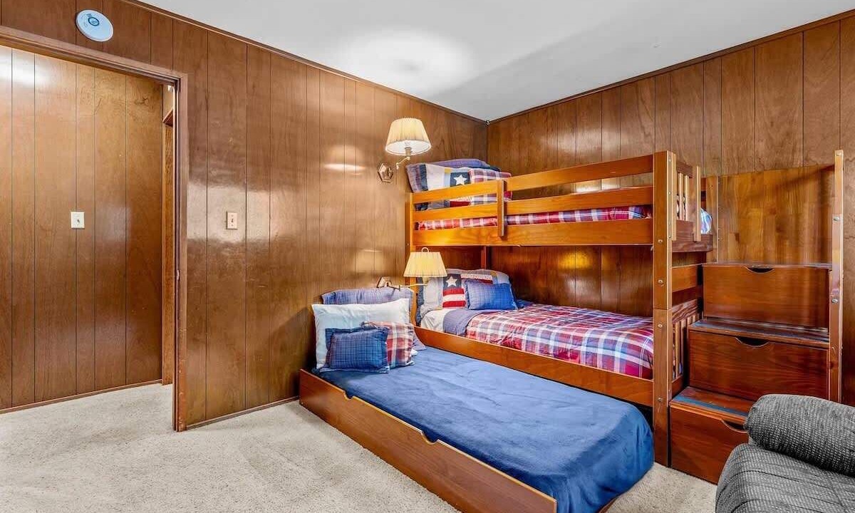 Photo of Bedroom in Homewood