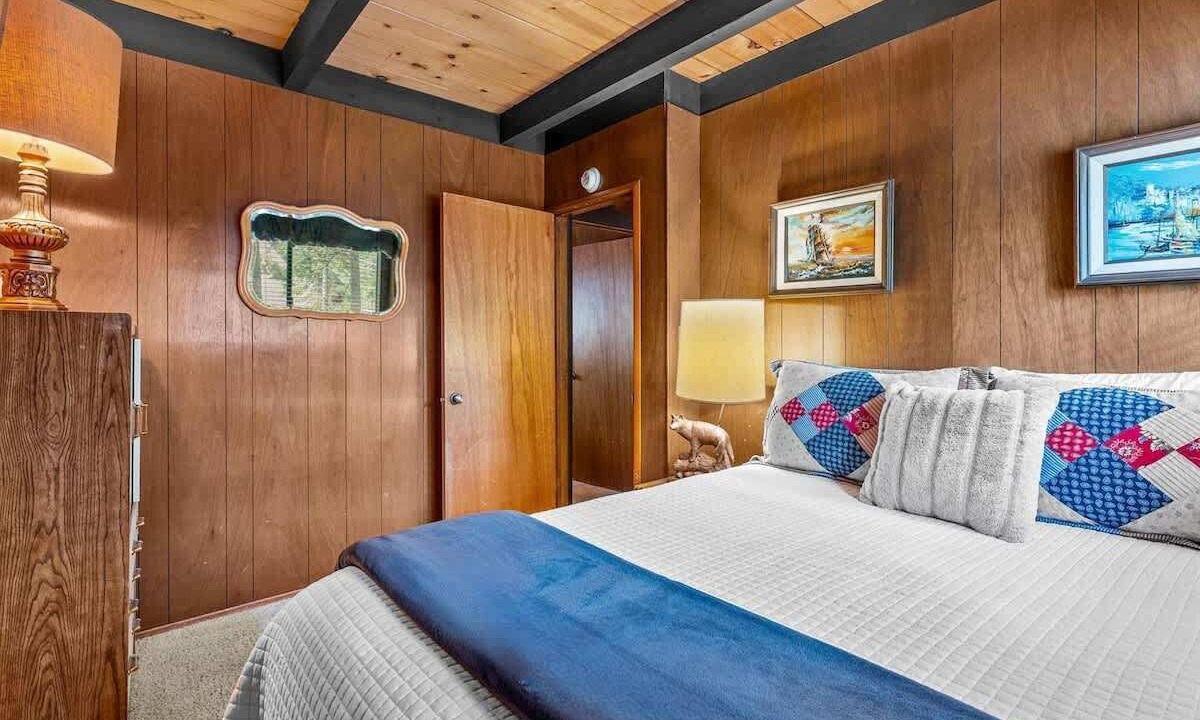 Photo of Bedroom in Homewood