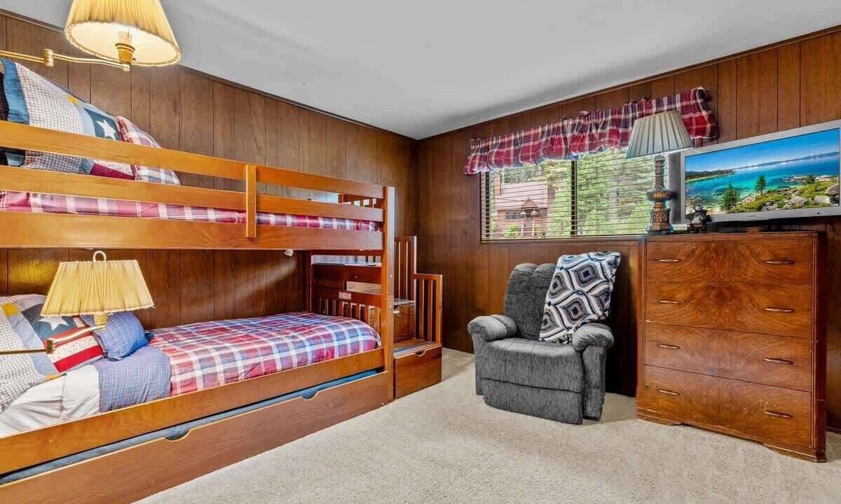 Photo of Bedroom in Homewood