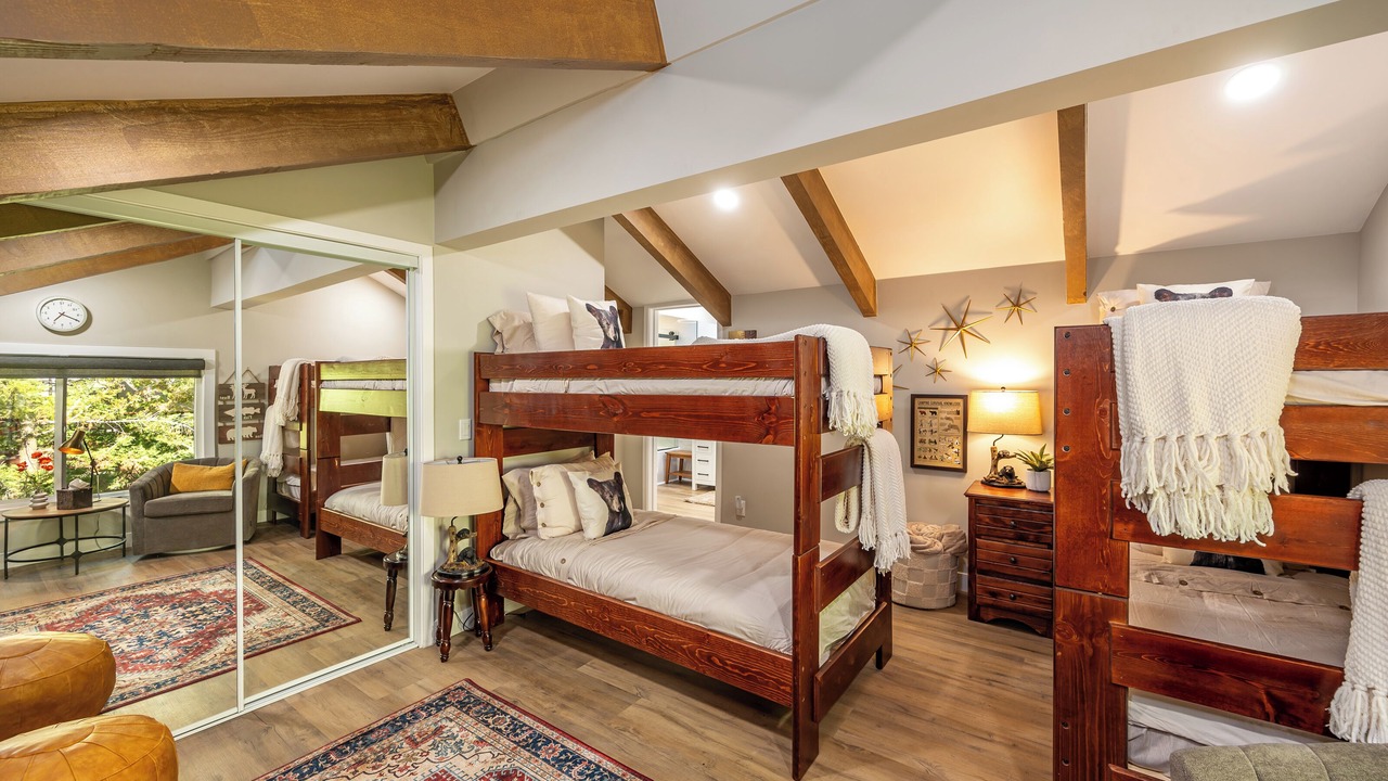 Photo of Bedroom in Summit Estates