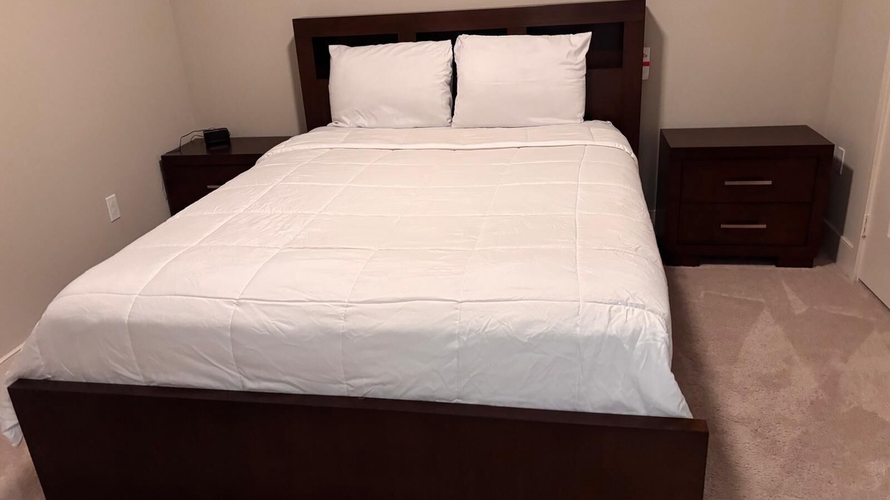 Photo of Bedroom in Midway District