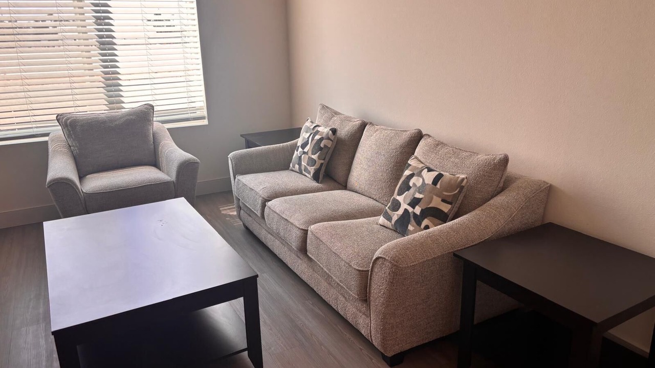 Photo of Livingroom in Midway District