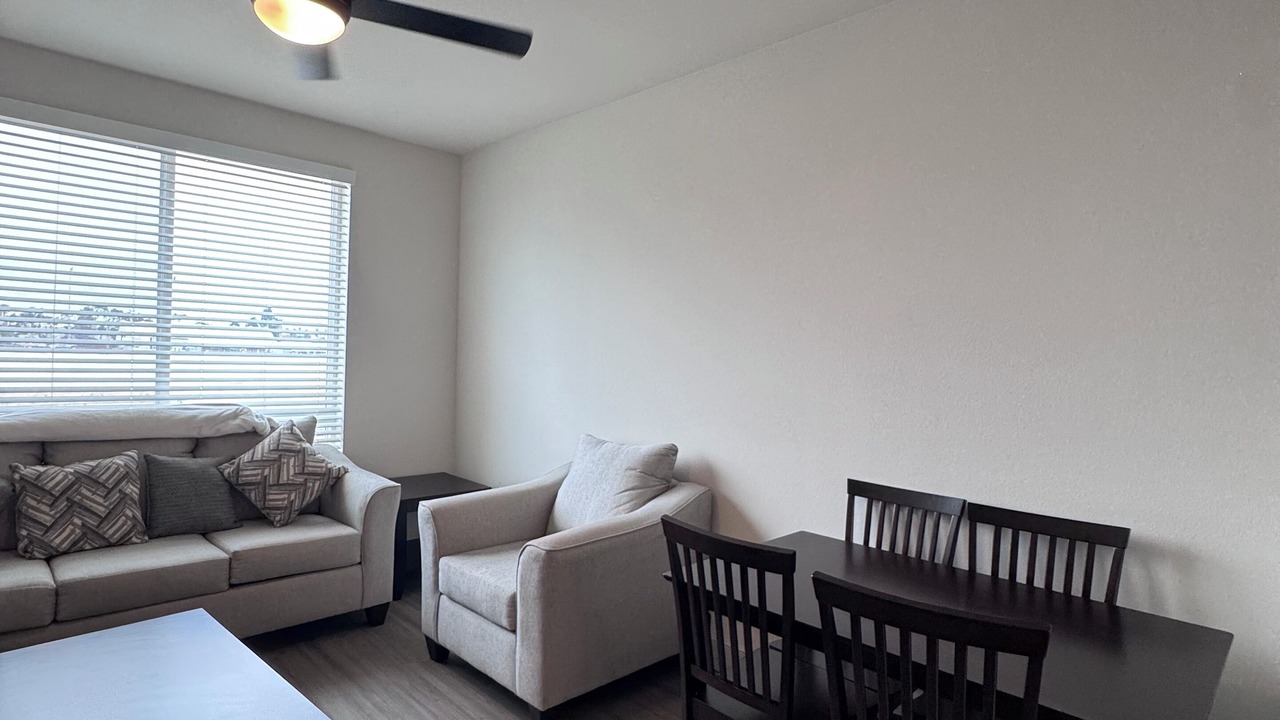 Photo of Livingroom in Midway District