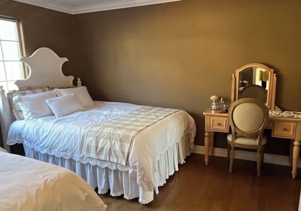Photo of Bedroom in Avalon