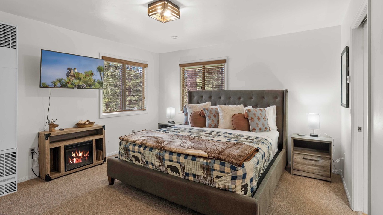 Photo of Bedroom in Fawnskin