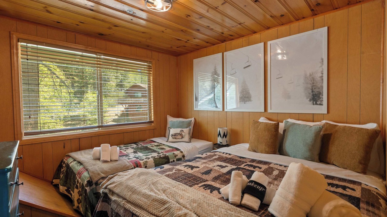 Photo of Bedroom in Fawnskin