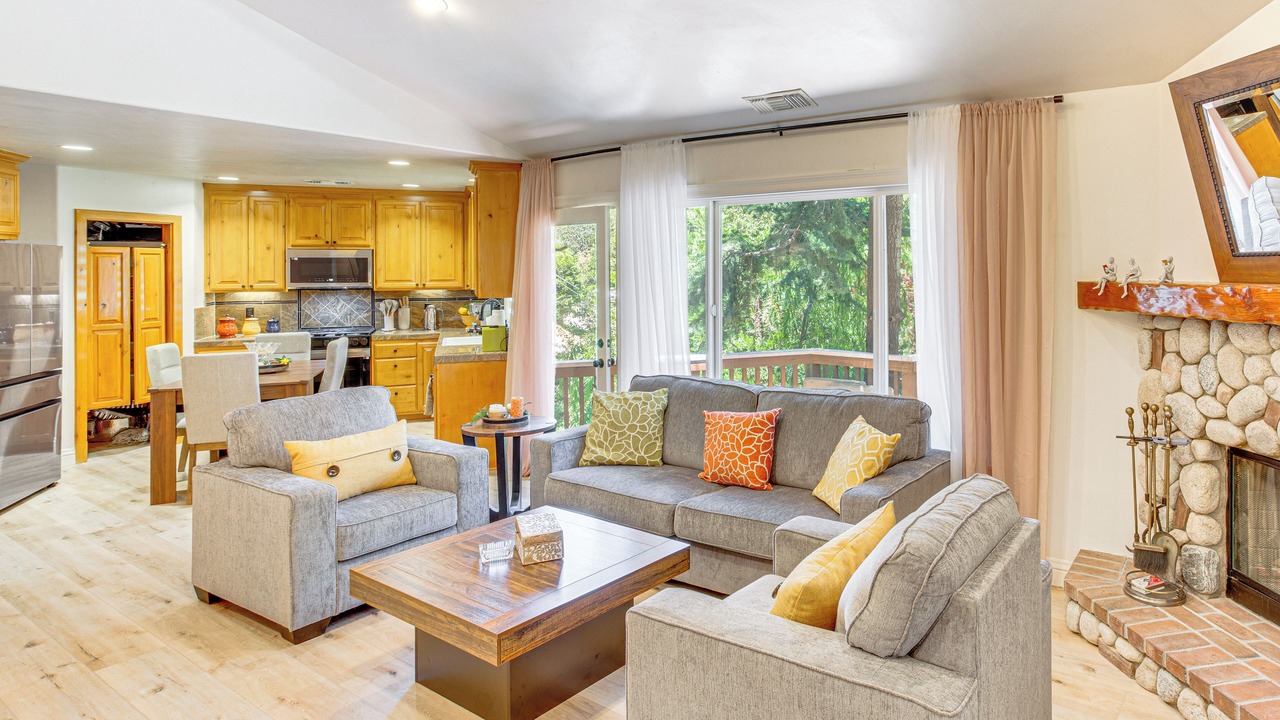 Photo of Bedroom in Crestline