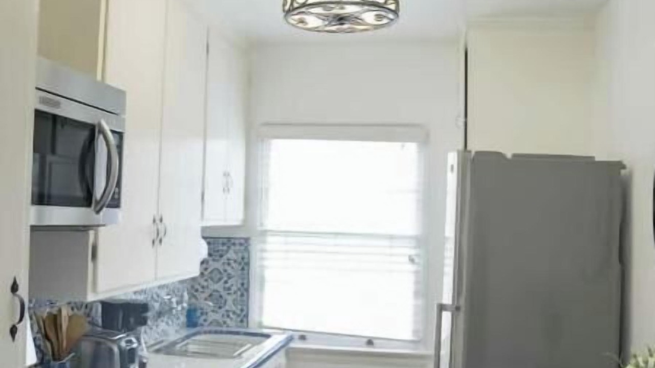 Photo of Kitchen in North of Wilshire