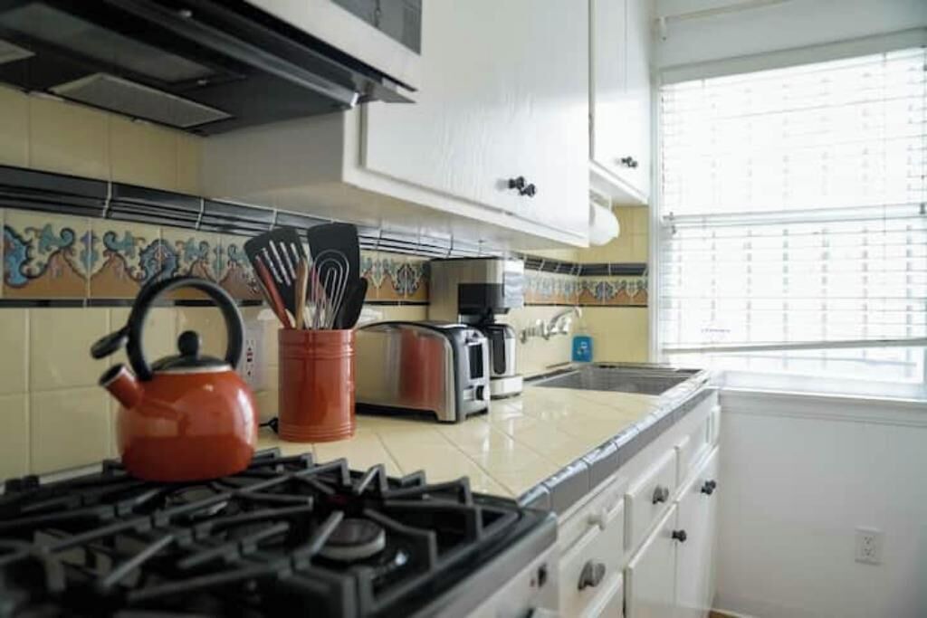 Photo of Kitchen in North of Wilshire