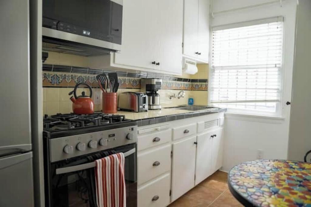 Photo of Kitchen in North of Wilshire