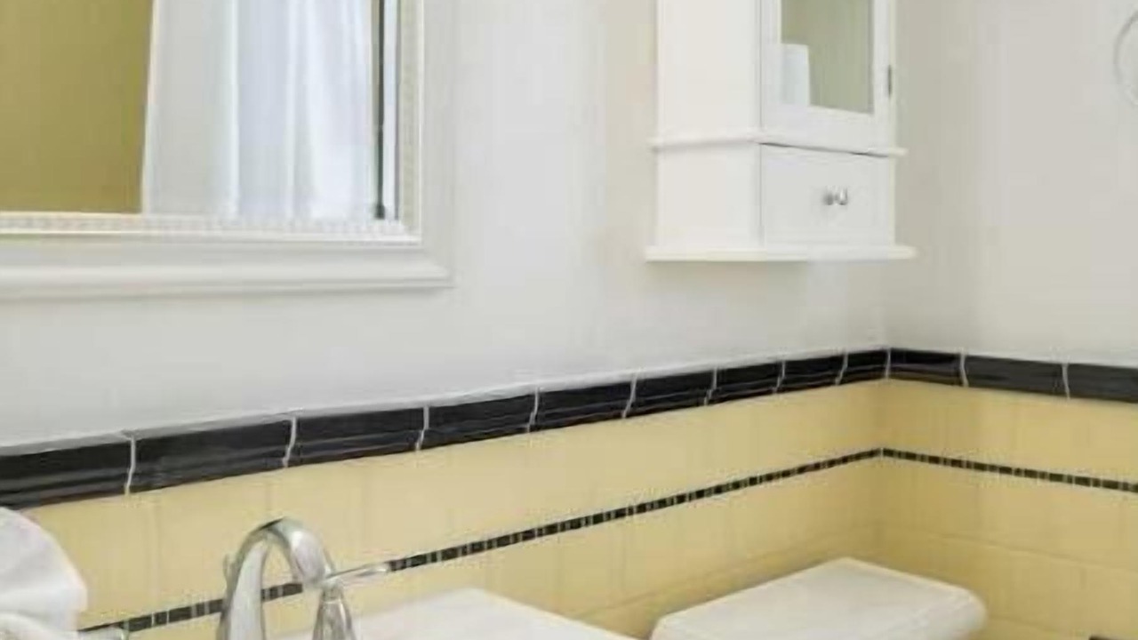 Photo of Bathroom in North of Wilshire