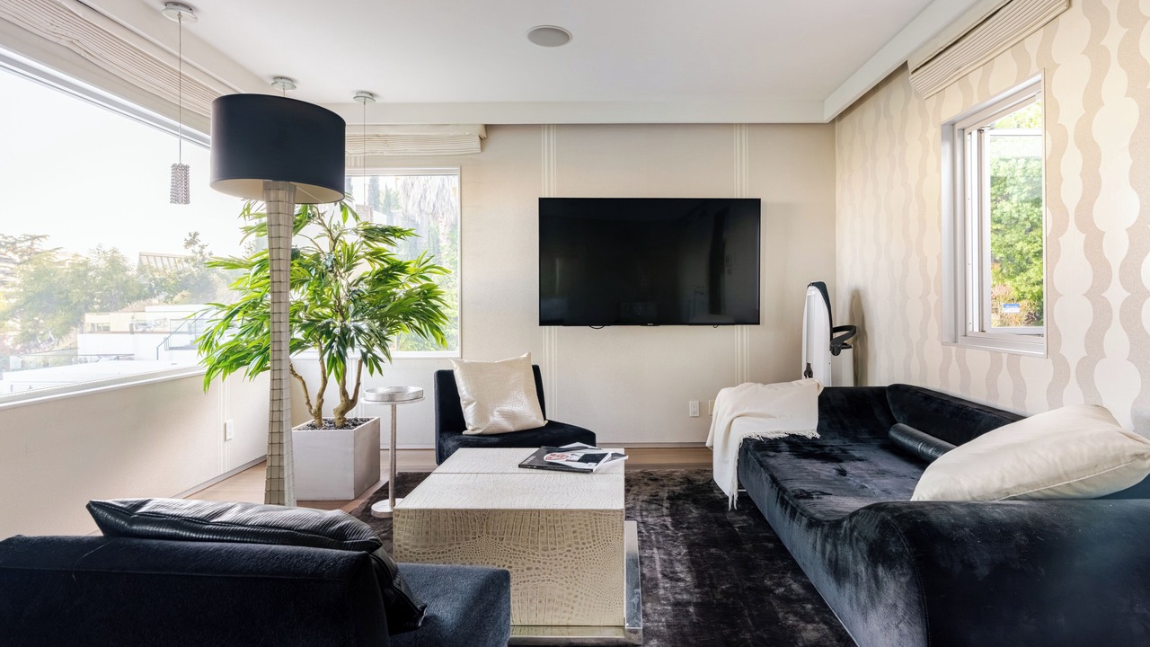 Photo of Livingroom in Hollywood Hills West