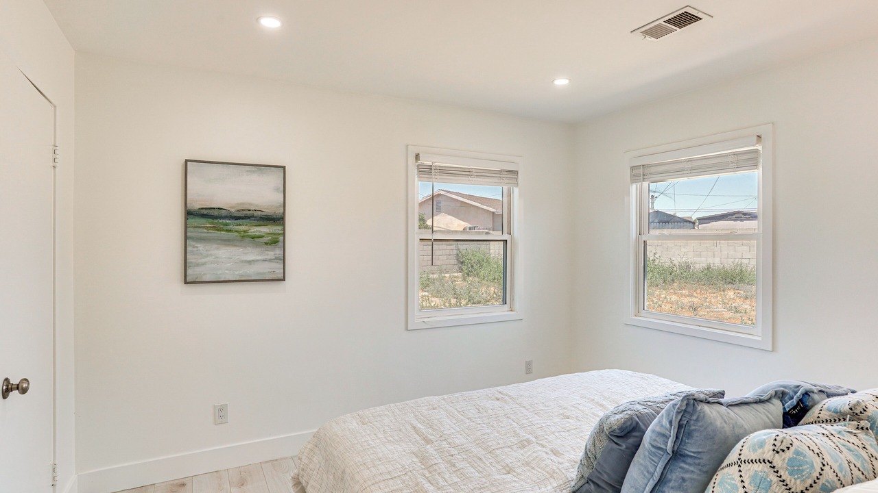 Photo of Bedroom in Midway City