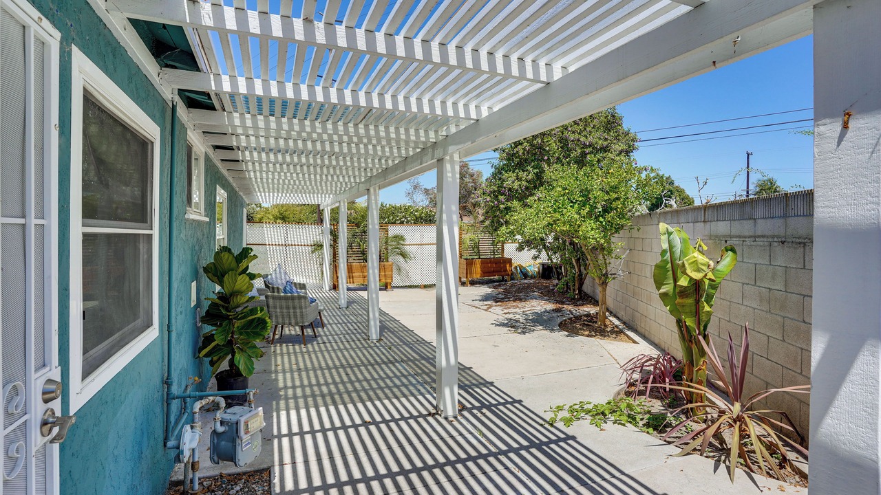 Photo of Patio Balcony in Midway City