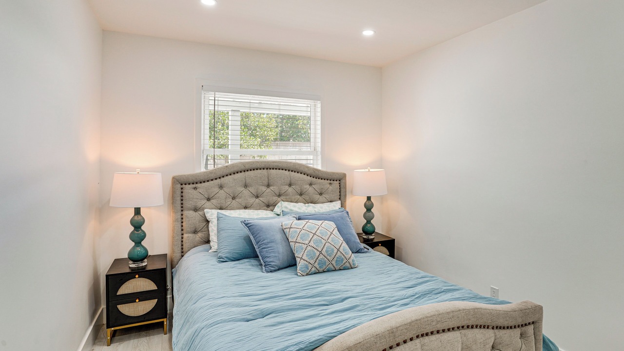 Photo of Bedroom in Midway City
