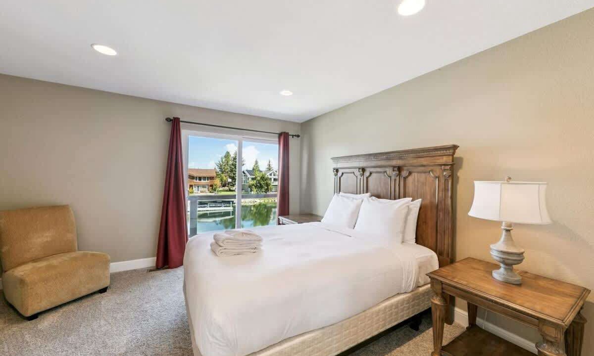 Photo of Bedroom in Tahoe Keys