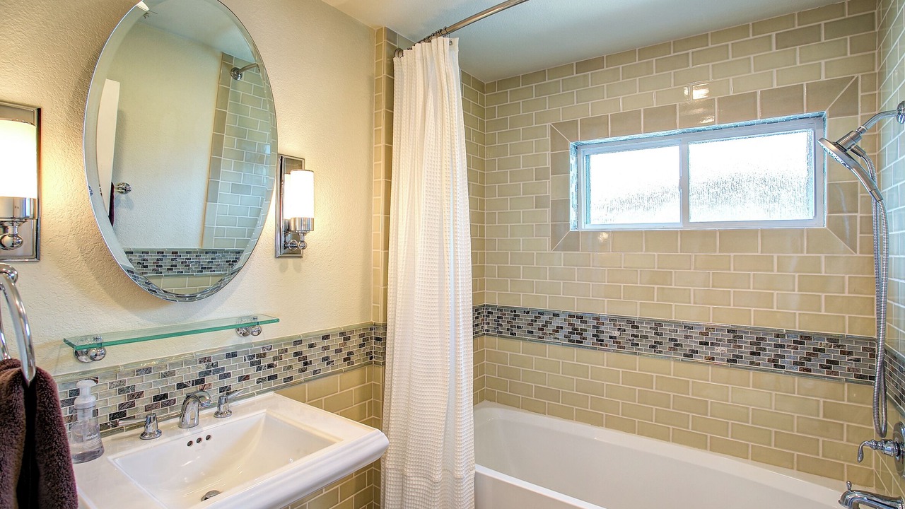 Photo of Bathroom in Discovery Bay