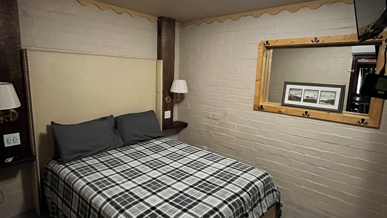 Photo of Bedroom in Kernville