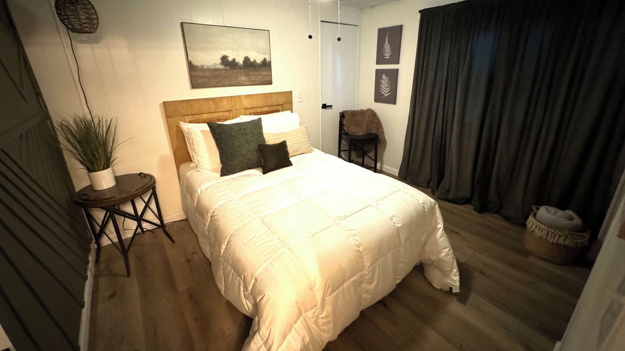 Photo of Bedroom in Raisin
