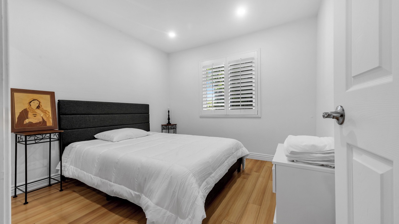 Photo of Bedroom in Midway City