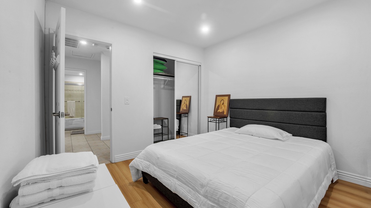 Photo of Bedroom in Midway City