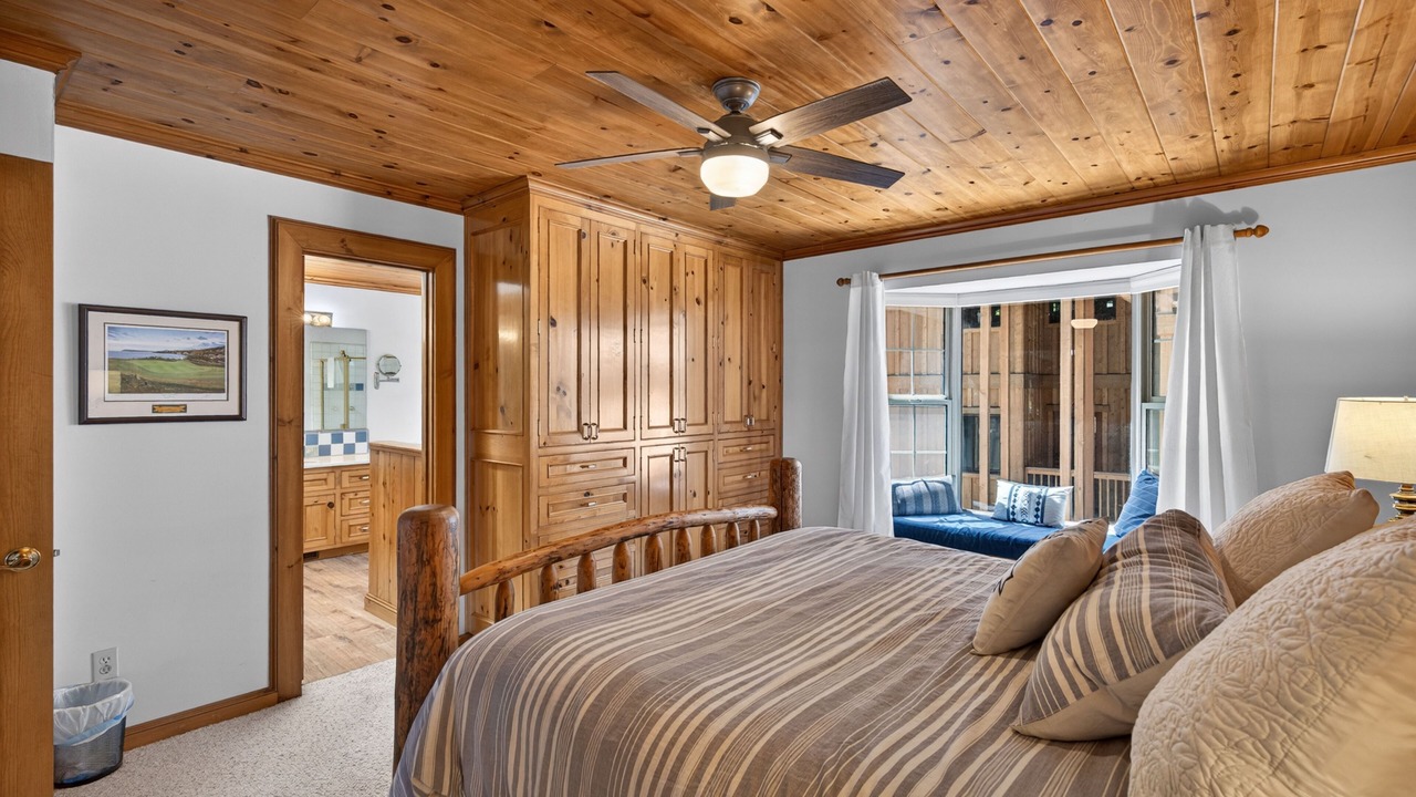 Photo of Bedroom in Meeks Bay