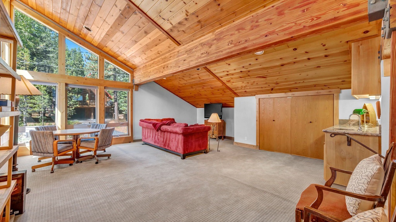 Photo of Livingroom in Truckee