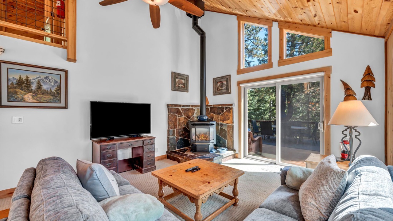 Photo of Livingroom in Truckee