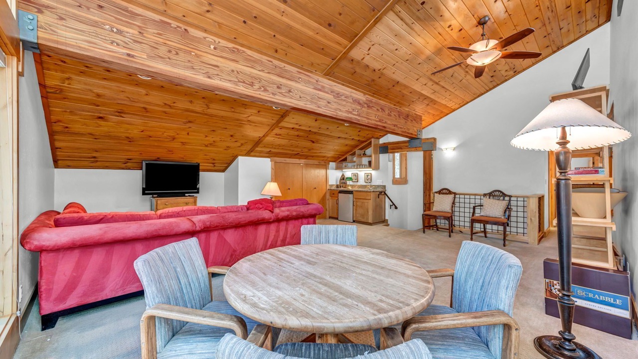 Photo of Livingroom in Truckee