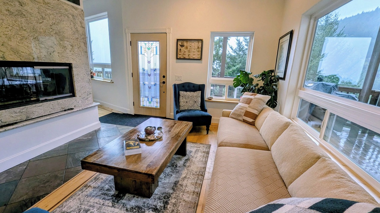 Photo of Livingroom in Shelter Cove