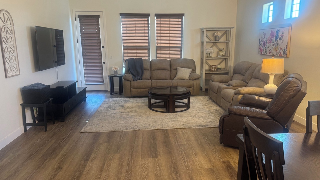 Photo of Livingroom in East Mesa