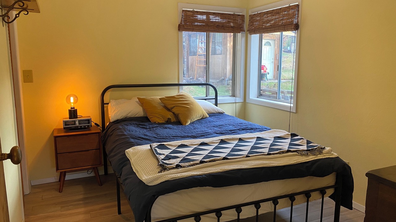 Photo of Bedroom in North San Juan