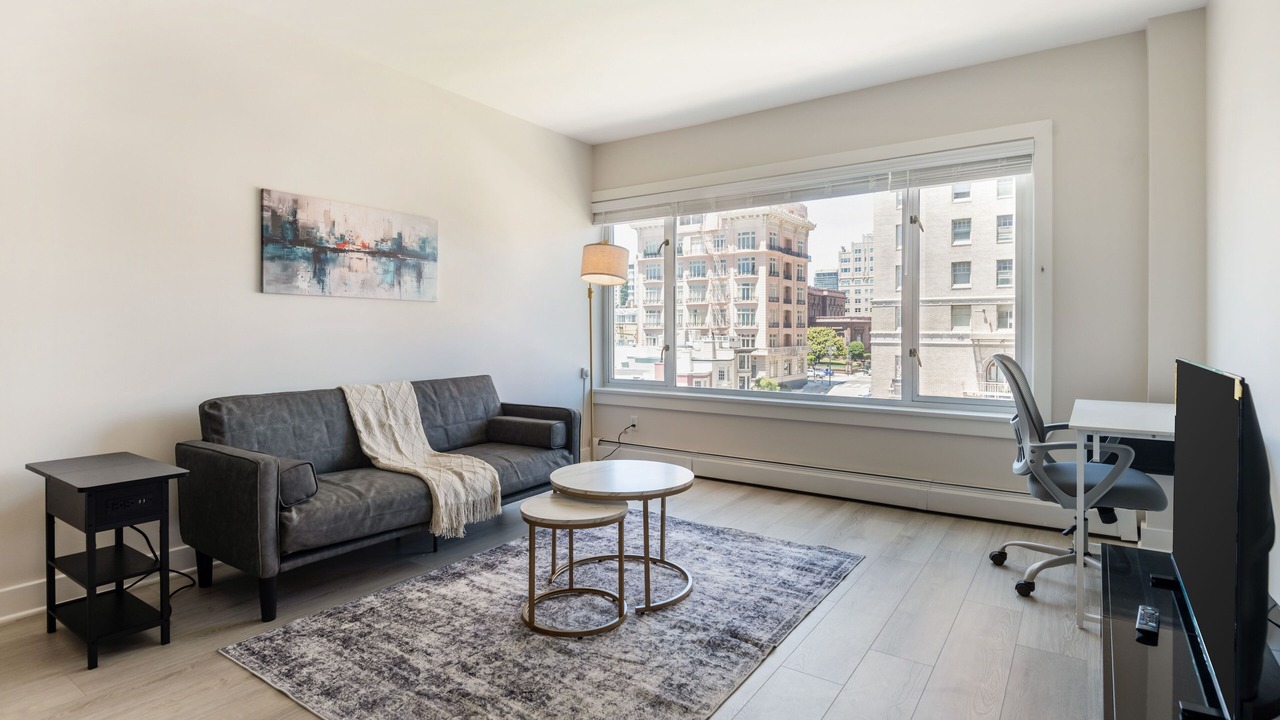 Photo of Livingroom in Lower Nob Hill