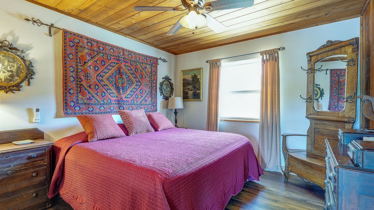 Photo of Bedroom in Idyllwild