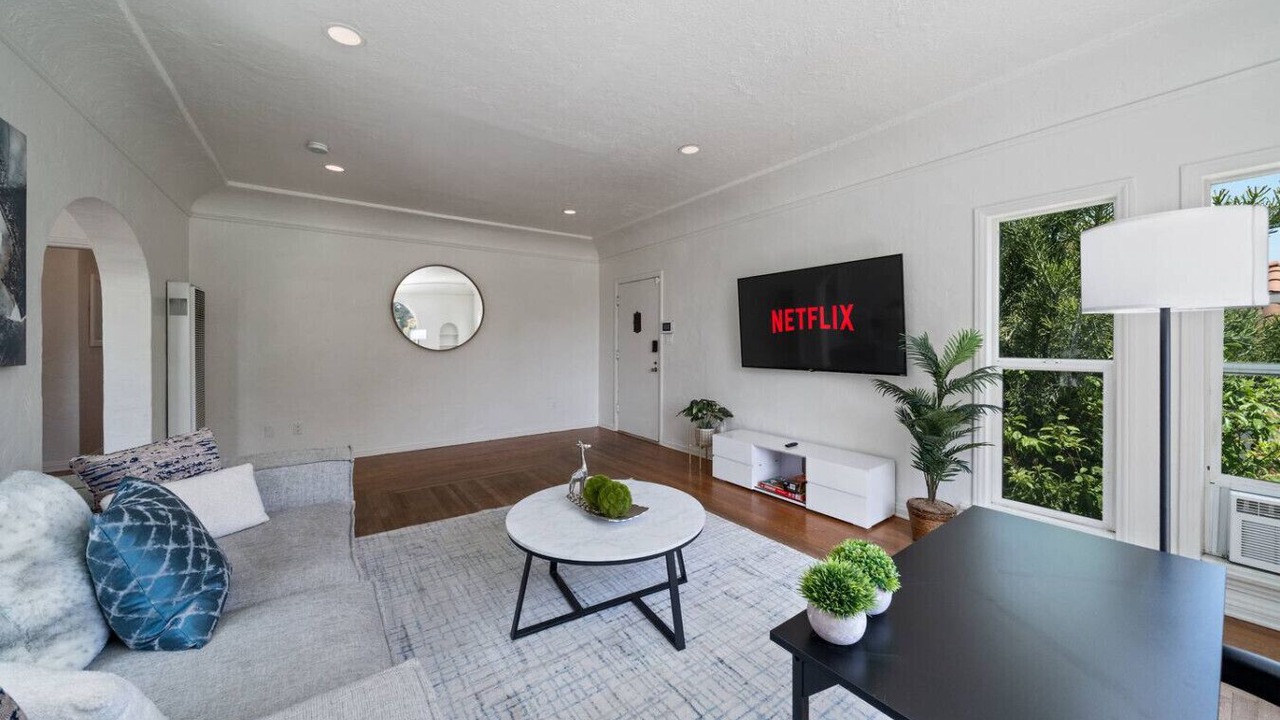 Photo of Livingroom in Wrigley