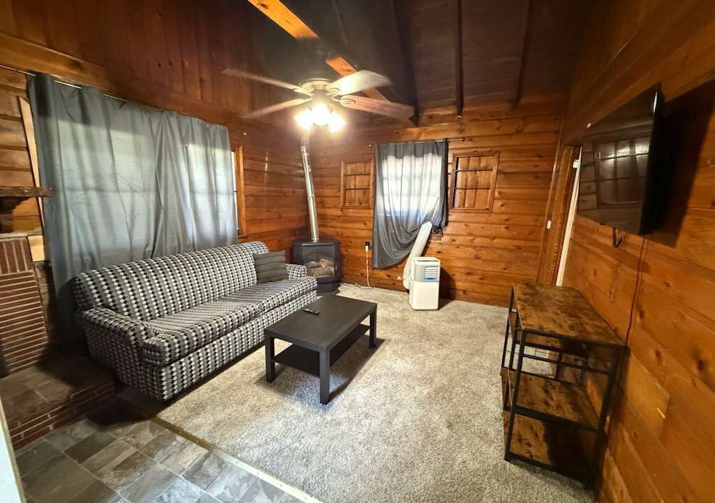 Photo of Livingroom in Crestline