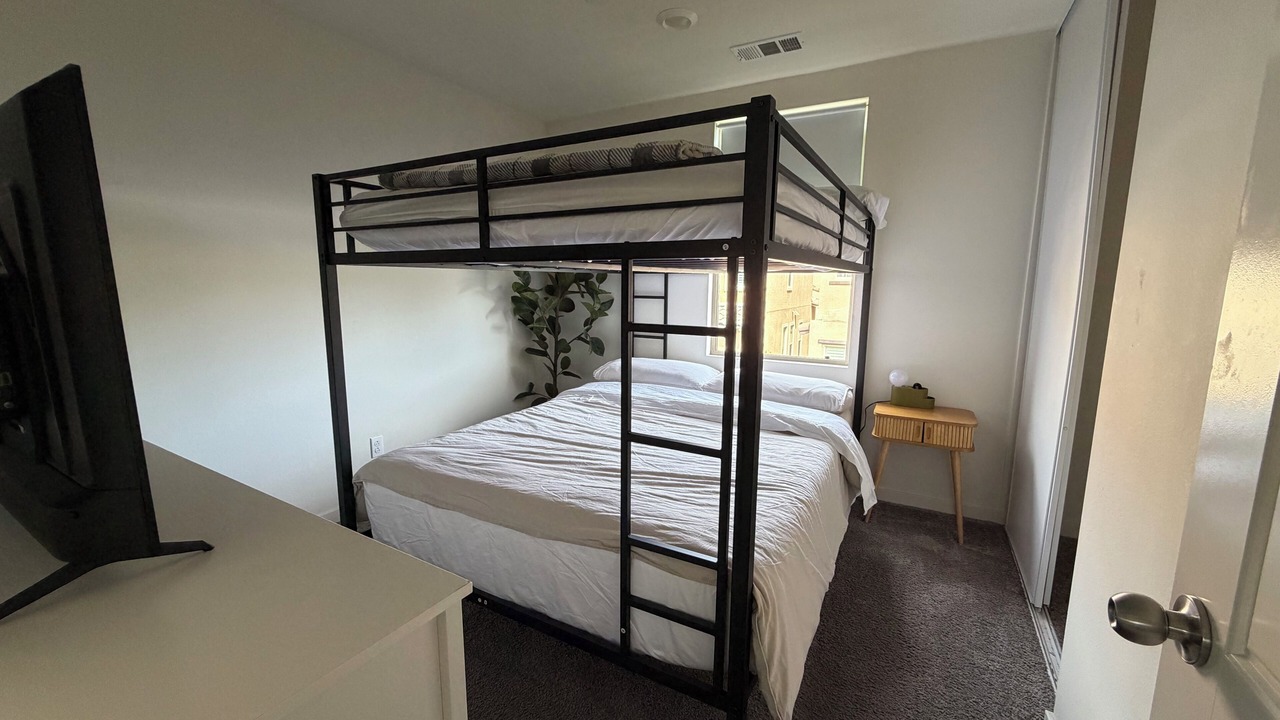 Photo of Bedroom in Riverview West