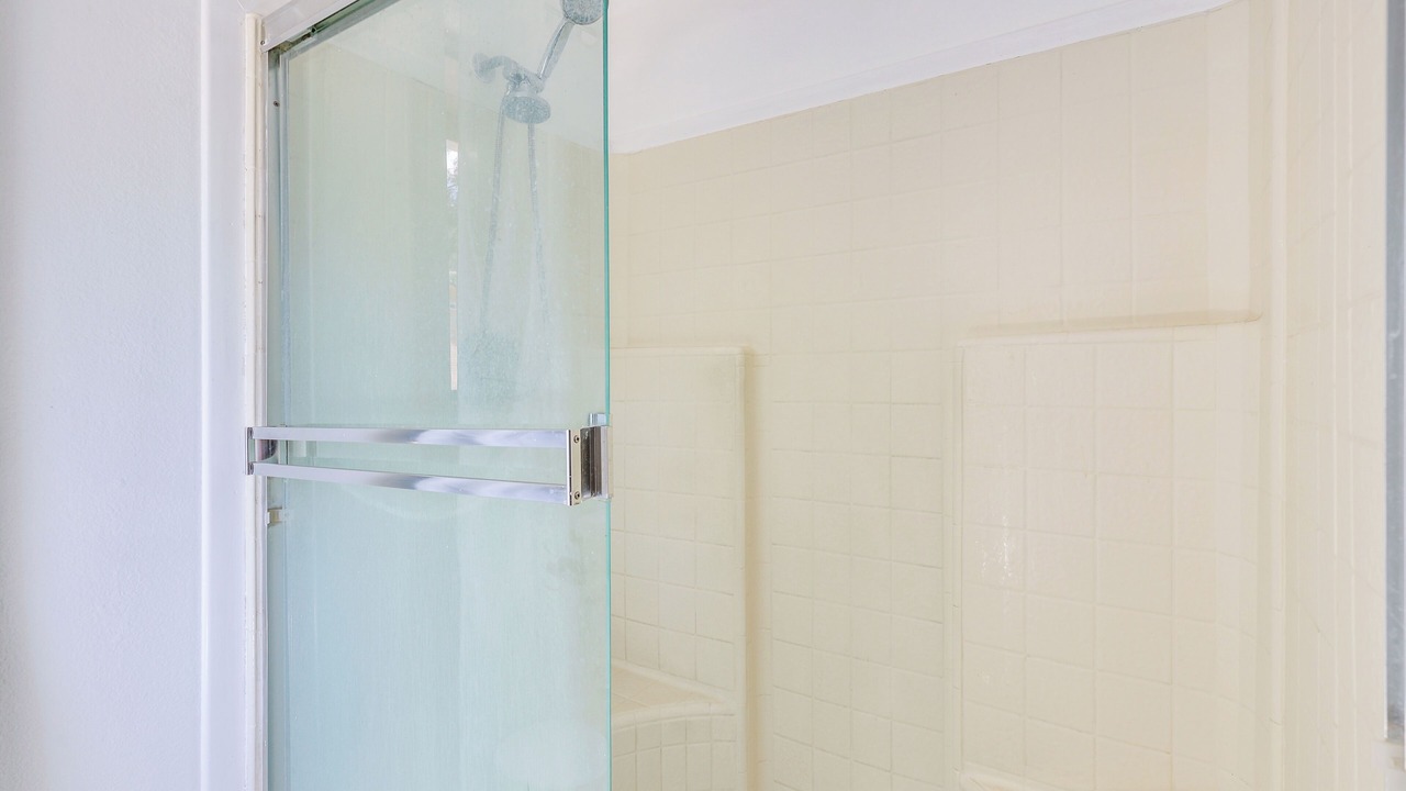 Photo of Bathroom in Lakeland Village